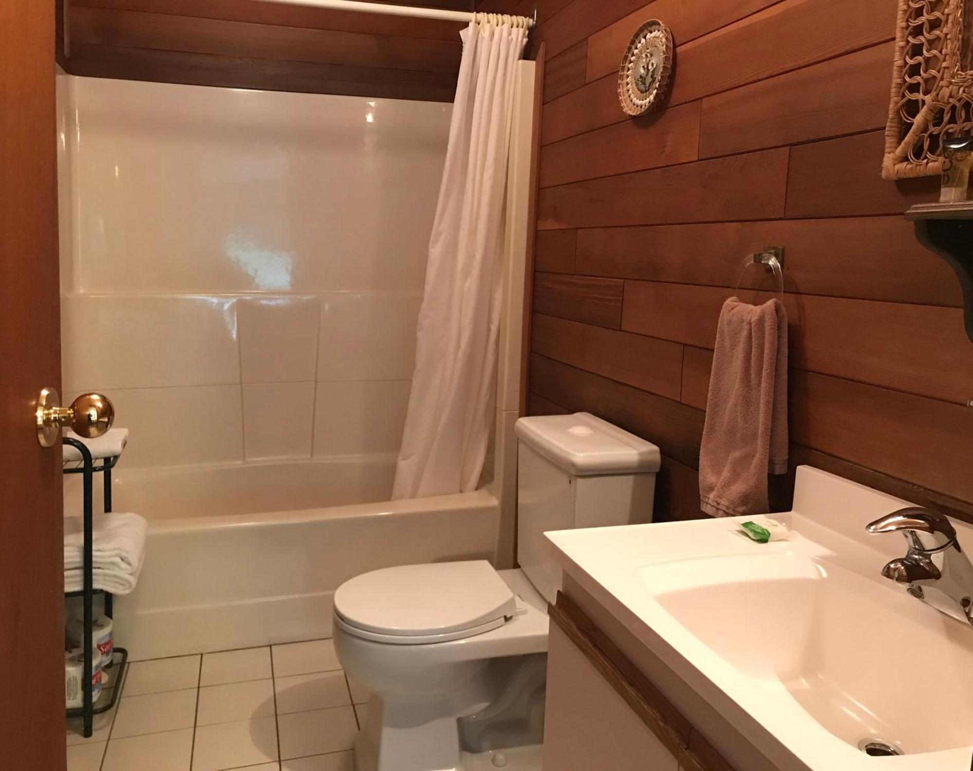 Driftwood Village Resort Sturdies Bay Rum bild